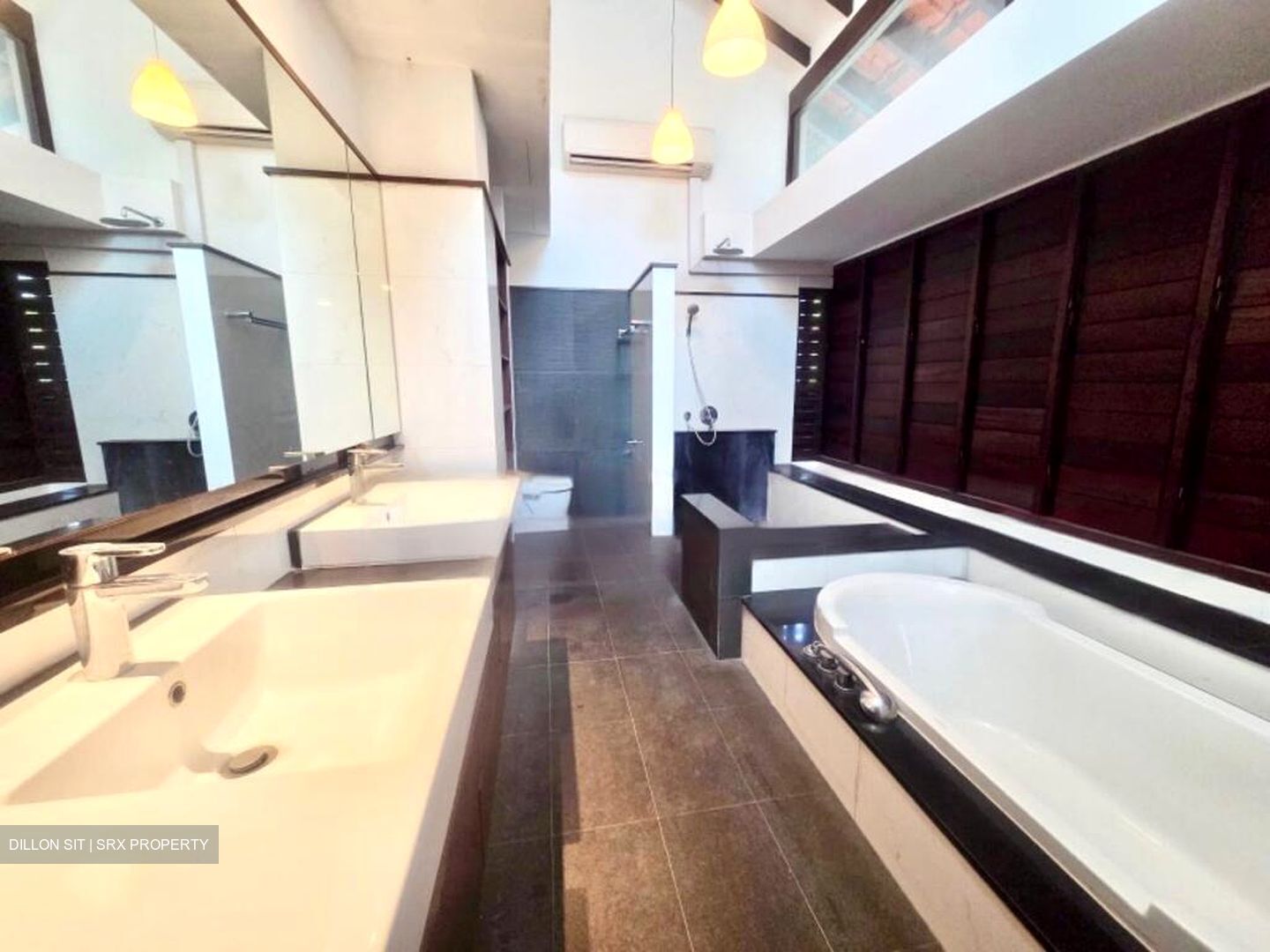 Ocean Drive (D4), Detached #470122621